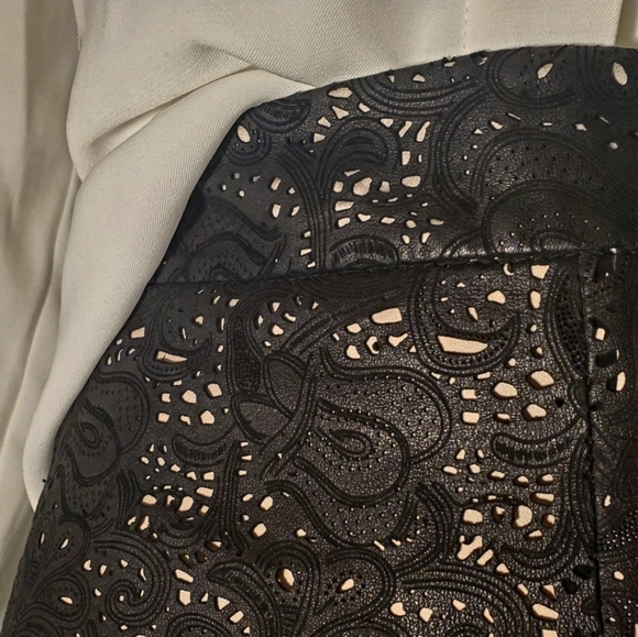 Alice + Olivia Leather shorts - Picture 3 of 4